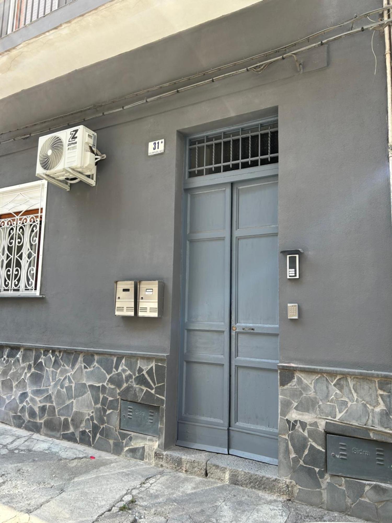 קטאניה Etna Charme Apartment מראה חיצוני תמונה